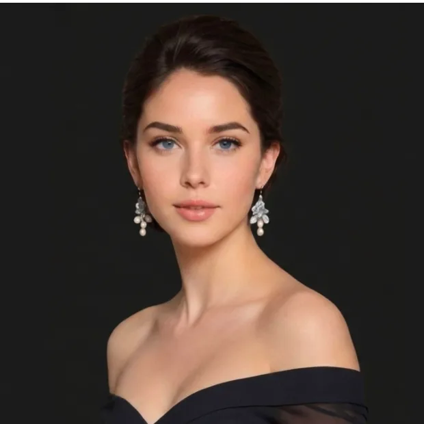 Sienna voice sample card with female avatar and original or cloned audio controls